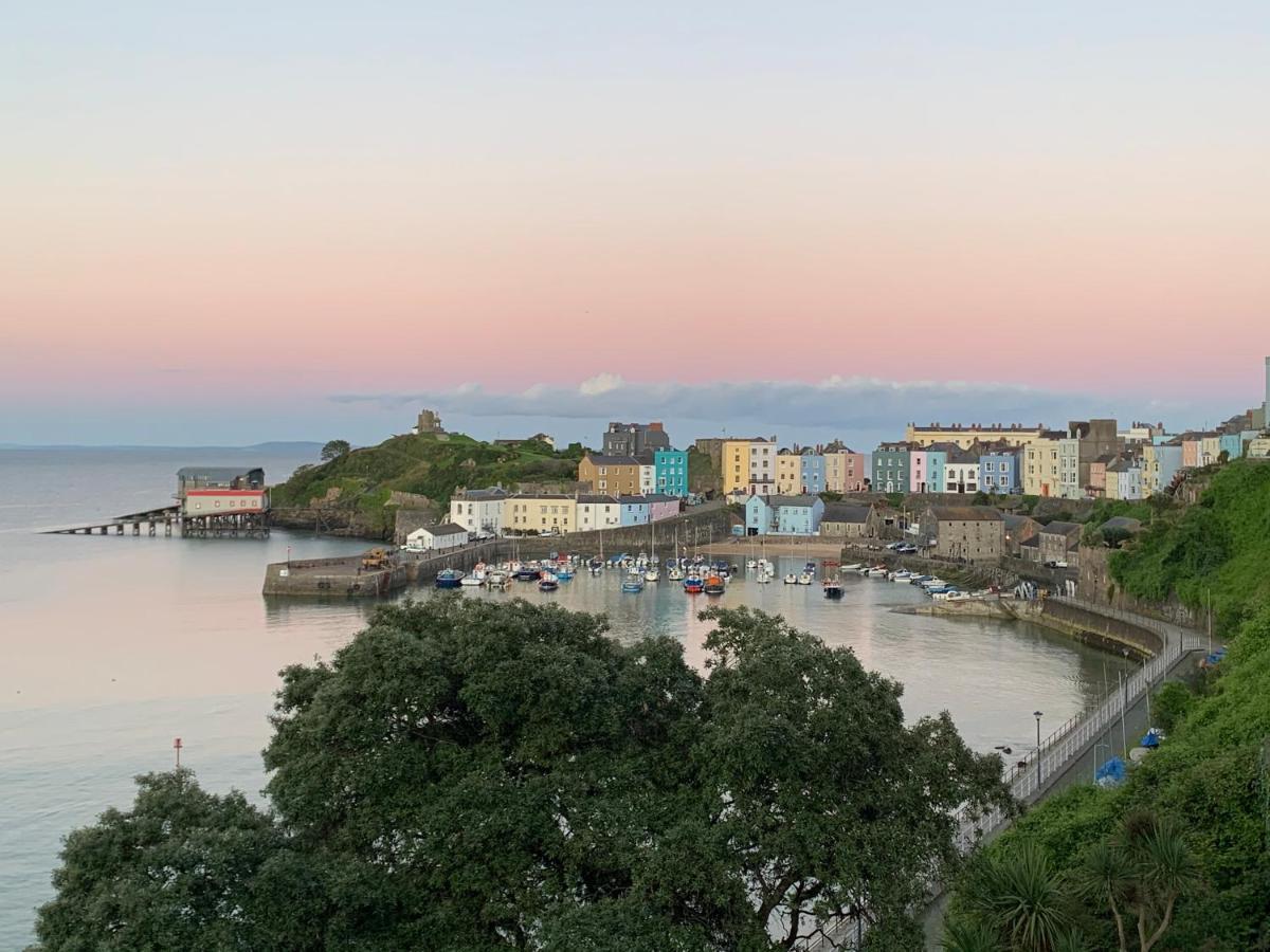 Newton'S Cradle Apartment Tenby Exterior foto